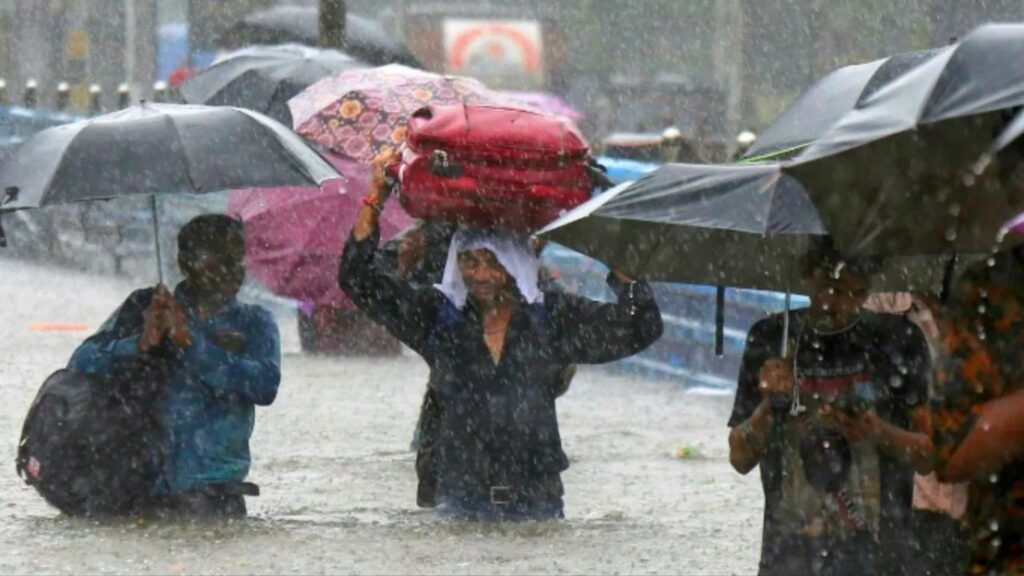 मुंबईत रेड अलर्ट! पुढील 3 तास अत्यंत महत्त्वाचे; IMD चा इशारा, नागरिकांनी गरज नसल्यास घराबाहेर पडू नका