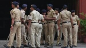 पुणे पोलिसांचा कडक आदेश! ड्यूटीदरम्यान नेमप्लेट लपवल्यास थेट शिस्तभंगाची कारवाई