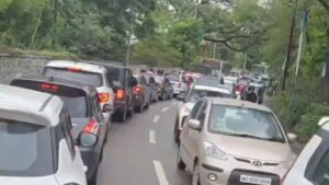 Pune Traffic News: खडकवासला परिसरात प्रचंड वाहतूक कोंडी; सिंहगड रस्त्यावर वाहनांच्या लागल्या लांबच लांब रांगा