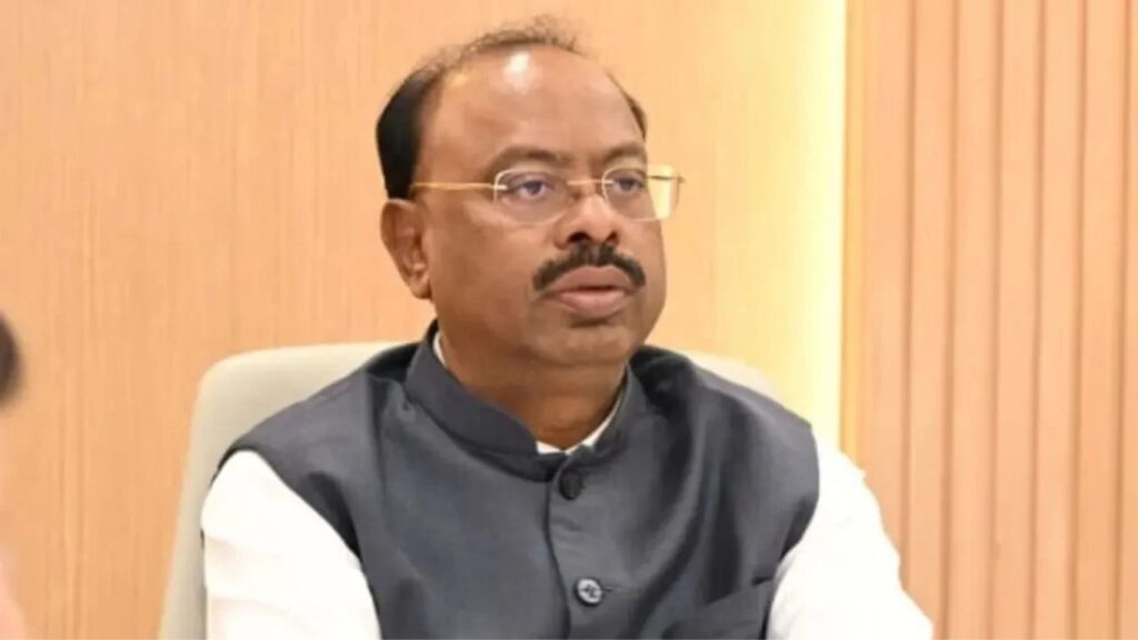 महाराष्ट्रात महसूल विभागात मोठी कारवाई! उपजिल्हाधिकारीसह 15 अधिकारी-कर्मचारी निलंबित कलम 155 गैरवापरप्रकरणी सरकारचा मोठा निर्णय