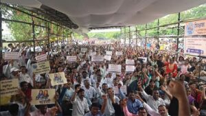 BLO कामावरून शिक्षक आक्रमक ‘पूर्णवेळ कार्यमुक्त करा, FIRच्या धमक्या थांबवा’ची मागणी
