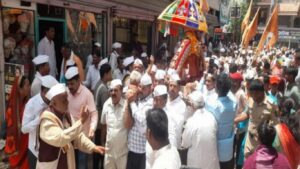 संत सोपानकाकांच्या पालखीचे नीरा नगरीत भव्य स्वागत १२६ दिंड्यांसह विठ्ठल नामाचा अखंड गजर