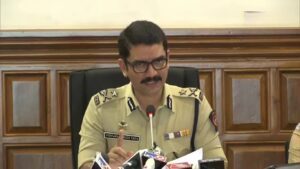 नागपूर वाहतूक पोलिसांना ‘सर्व्हिस गन’ बंधनकारक पोलीस आयुक्त विश्वास नांगरे पाटील यांचा मोठा निर्णय