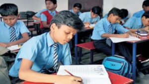 Rising Education Cost in India: वाढत्या शिक्षण खर्चामुळे पालकांवर आर्थिक ताण फीपासून डिजिटल साधनांपर्यंत खर्चात मोठी वाढ