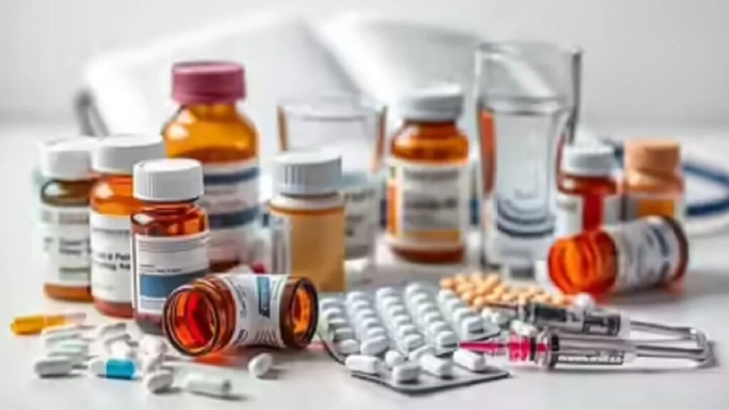 Pune FDA तपासणीत धक्कादायक प्रकार रिकाम्या बाटल्यांत औषधे, कागदावर मलम वितरण उघड