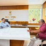एफआरपीची चुकीची आकडेवारी देणाऱ्या साखर कारखान्यांवर कारवाई करा राजू शेट्टींची साखर आयुक्तांकडे मागणी