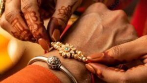 Raksha Bandhan 2026: भावाला राखी पाठवायची राहिली? ऑनलाइन बुकिंगपासून स्पीड पोस्टपर्यंत जाणून घ्या पर्याय