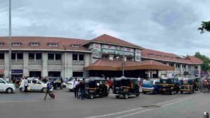 पुणे रेल्वे स्थानकावरून ५ वर्षांत ३ कोटींचे २ लाखांहून अधिक बेडरोल गायब