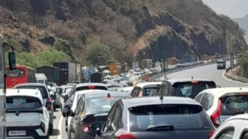 Mumbai Pune Expressway: कनेक्टिंग लिंक ३ तास बंद पुणे-मुंबई प्रवाशांसाठी पर्यायी मार्ग कोणता?