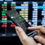 शेअर बाजारात दबाव कायम सेन्सेक्स-निफ्टी सपाट सुरुवातीच्या संकेतांसह, GIFT Nifty काय सांगतो?