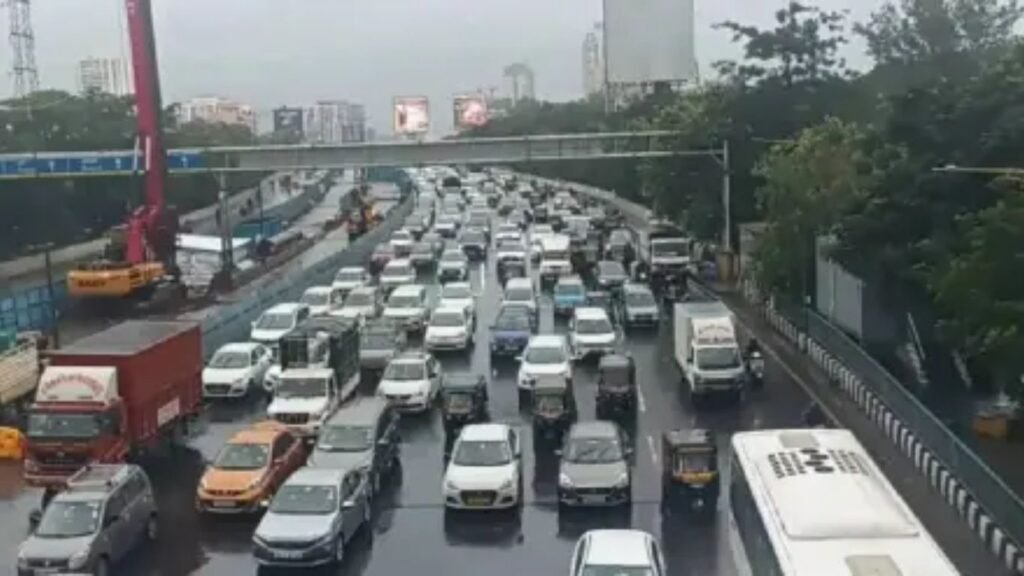 चाकण औद्योगिक क्षेत्रातील रस्ते व वाहतूक सुविधांना मिळणार गती एमआयडीसीकडून पाहणी