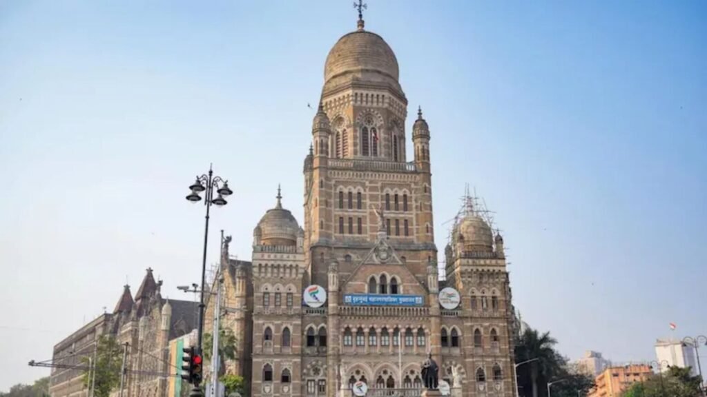 मुंबईत पावसाळी आजारांचा वाढता धोका जुलैमध्ये मलेरियाचे रुग्ण दुप्पट, डेंग्यू-लेप्टोमध्येही वाढ