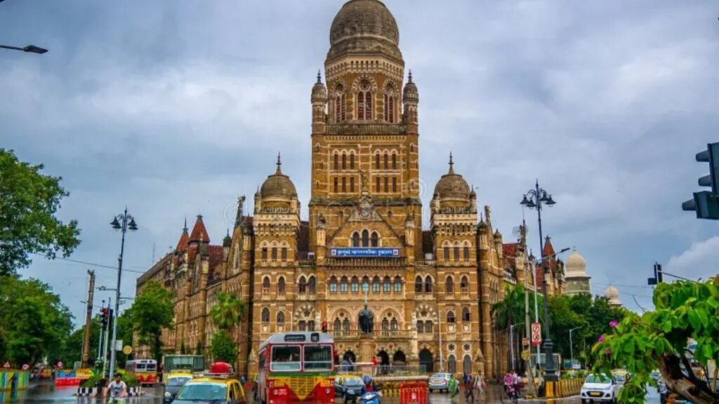 Mumbai Crime: BMC कार्यालयासमोर दोन कंत्राटदारांमध्ये चाकूने हल्ला टेंडरच्या वादातून हाणामारी