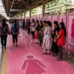 Mumbai Local News: महिलांसाठी ‘पिंक स्टॉपिंग पॉइंट’चा प्रस्ताव महिला डबा शोधणे होणार सोपे
