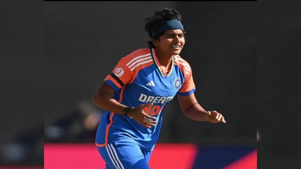 श्री चरणीचा मोठा विक्रम एका वर्षात सर्वाधिक T20I विकेट्स घेणारी दुसरी भारतीय
