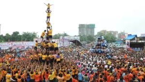 Mumbai Dahi Handi Festival: मुंबईत सुट्टीच्या दिवशी दहीहंडीचा मोठा उत्साह गोविंदा पथकांचे विक्रमाचे लक्ष्य