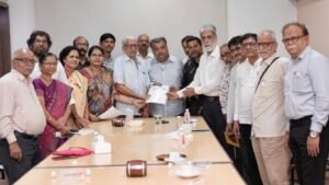 Mumbai Local: ठाणे-मुंबई लोकलसाठी ४८ प्रवासी संघटनांच्या मागण्या कळवा-ऐरोली लिंकला गतीची मागणी