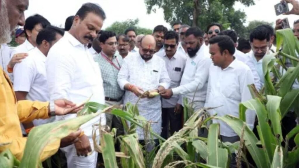 गुलाबराव पाटलांच्या दुष्काळ दौऱ्यावरून वाद रोहिणी खडसेंचा आरोपीच्या उपस्थितीचा आरोप