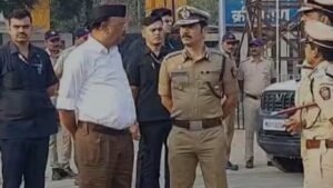 रेशीमबागेत RSS विजयादशमी सोहळ्यासाठी कडेकोट बंदोबस्त; पोलीस आयुक्त विश्वास नांगरे पाटील आणि चंद्रशेखर बावनकुळे यांची समोरासमोर भेट