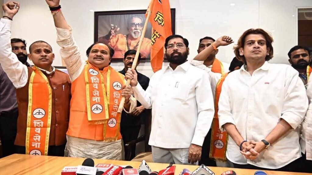 ठाकरेंच्या शिवसेनेला मोठा धक्का! राष्ट्रीय प्रवक्ते आनंद दुबे यांचा एकनाथ शिंदेंच्या शिवसेनेत प्रवेश