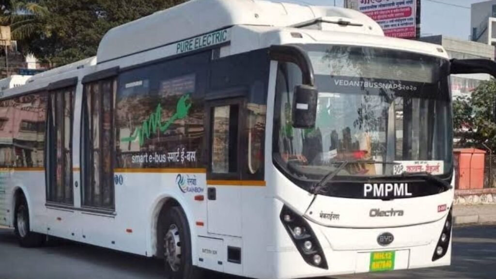 पुण्यात PMPML च्या ताफ्यात २,५०० नव्या बस डेपोंच्या सुविधांमध्ये सुधारणा करण्याचे निर्देश