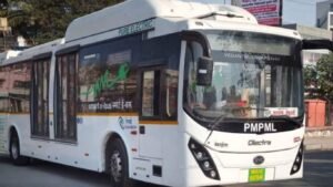 पुण्यात PMPML च्या ताफ्यात २,५०० नव्या बस डेपोंच्या सुविधांमध्ये सुधारणा करण्याचे निर्देश