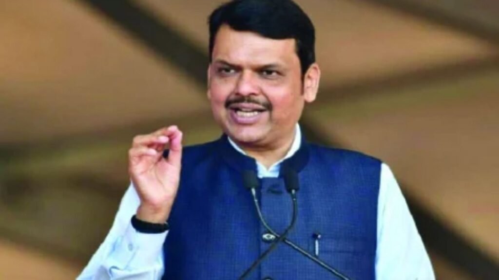 फडणवीस सरकारचे 7 मोठे निर्णय पोलिसांपासून विद्यार्थ्यांपर्यंत महत्त्वाच्या घोषणा