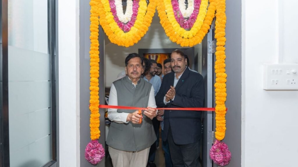 पुण्यात भारतातील पहिले पेट केअर प्रशिक्षण संस्थान PETE सुरू; मंगल प्रभात लोढा यांच्या हस्ते उद्घाटन