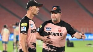 IPL 2027 पूर्वी पंजाब किंग्समध्ये मोठा बदल ब्रॅड हॅडिन आणि जेम्स होप्स यांनी सोडली साथ