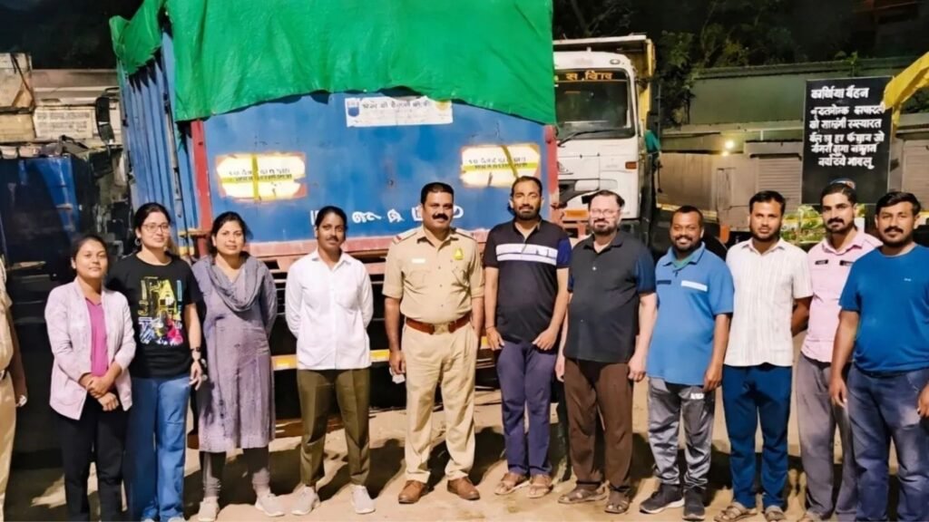 जळगावातील भडगावमध्ये महसूल प्रशासनाची कारवाई डंपर, जेसीबीसह १२ वाहने जप्त
