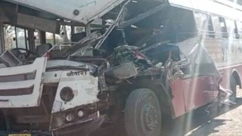 कराडजवळ पुणे-बेंगळुरू महामार्गावर अपघात चौघांचा मृत्यू, तीन जण जखमी