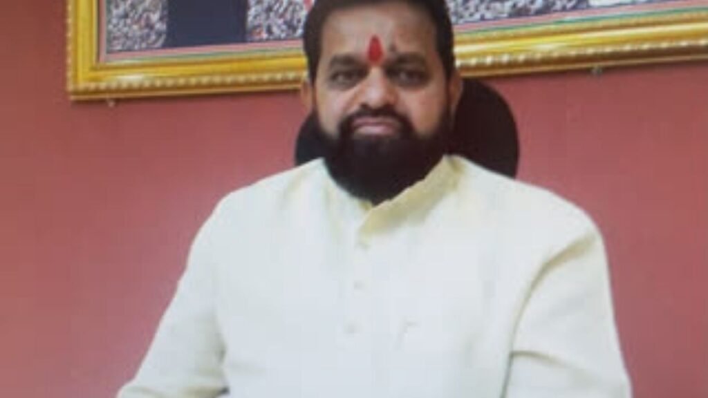 मुंबई महापालिकेत शिंदे गटाला धक्का! आमदार दिलीप लांडे यांचे पुत्र प्रणव लांडे पराभूत